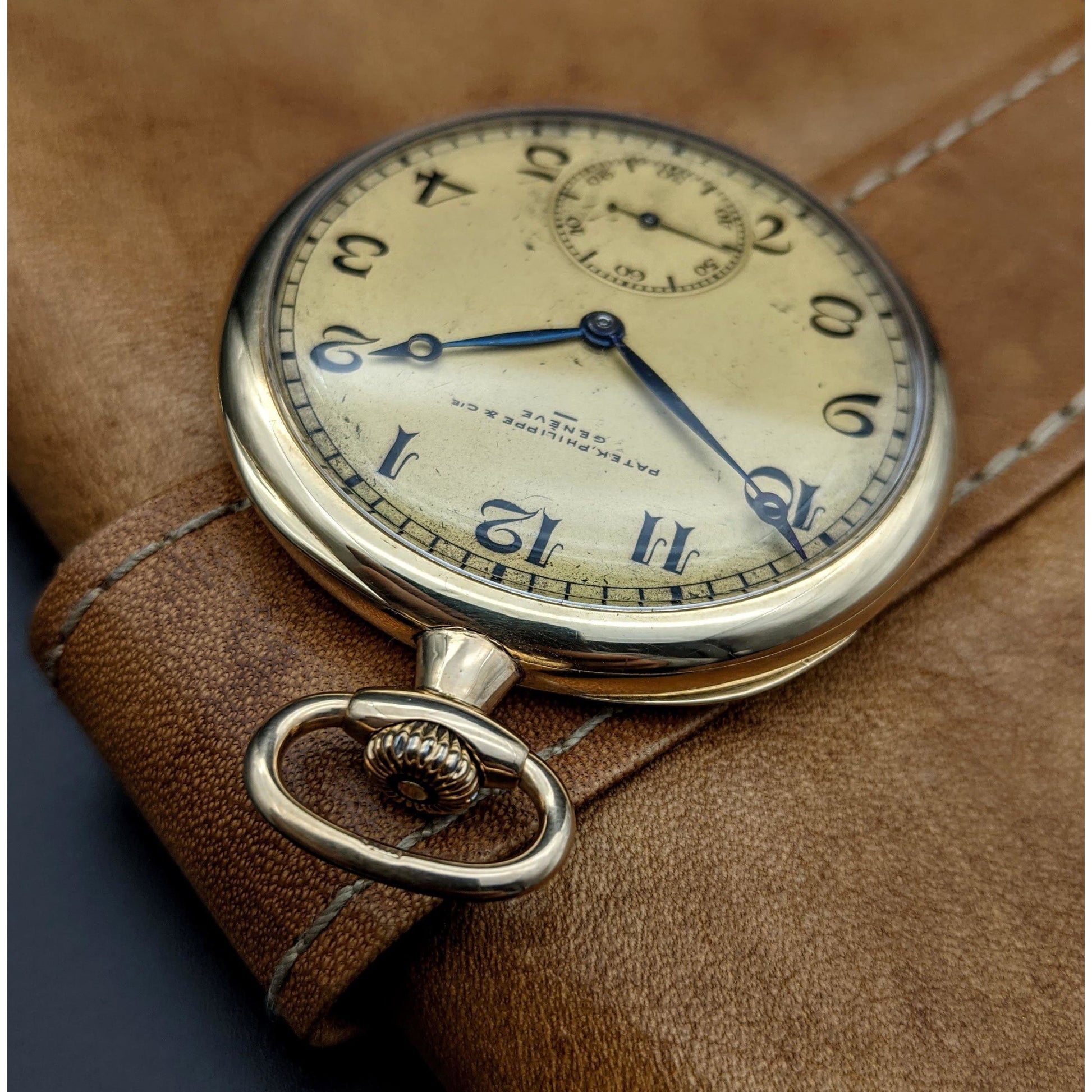 Patek Philippe 1924 unique Geneve Gold with Extract from  Patek Philippe Archives - E-V-W.com