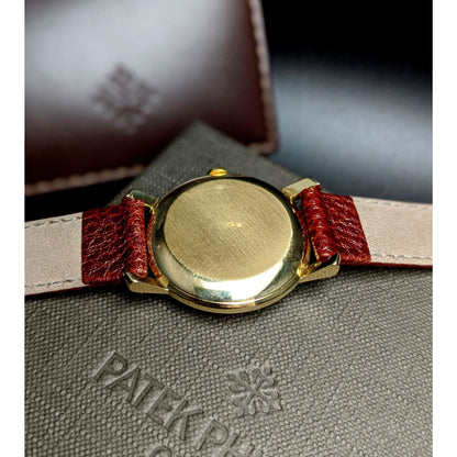 Patek Philippe Calatrava 18k Gold / very rare dial with silver ring/Patek Philippe Certificate and Box - E-V-W.com