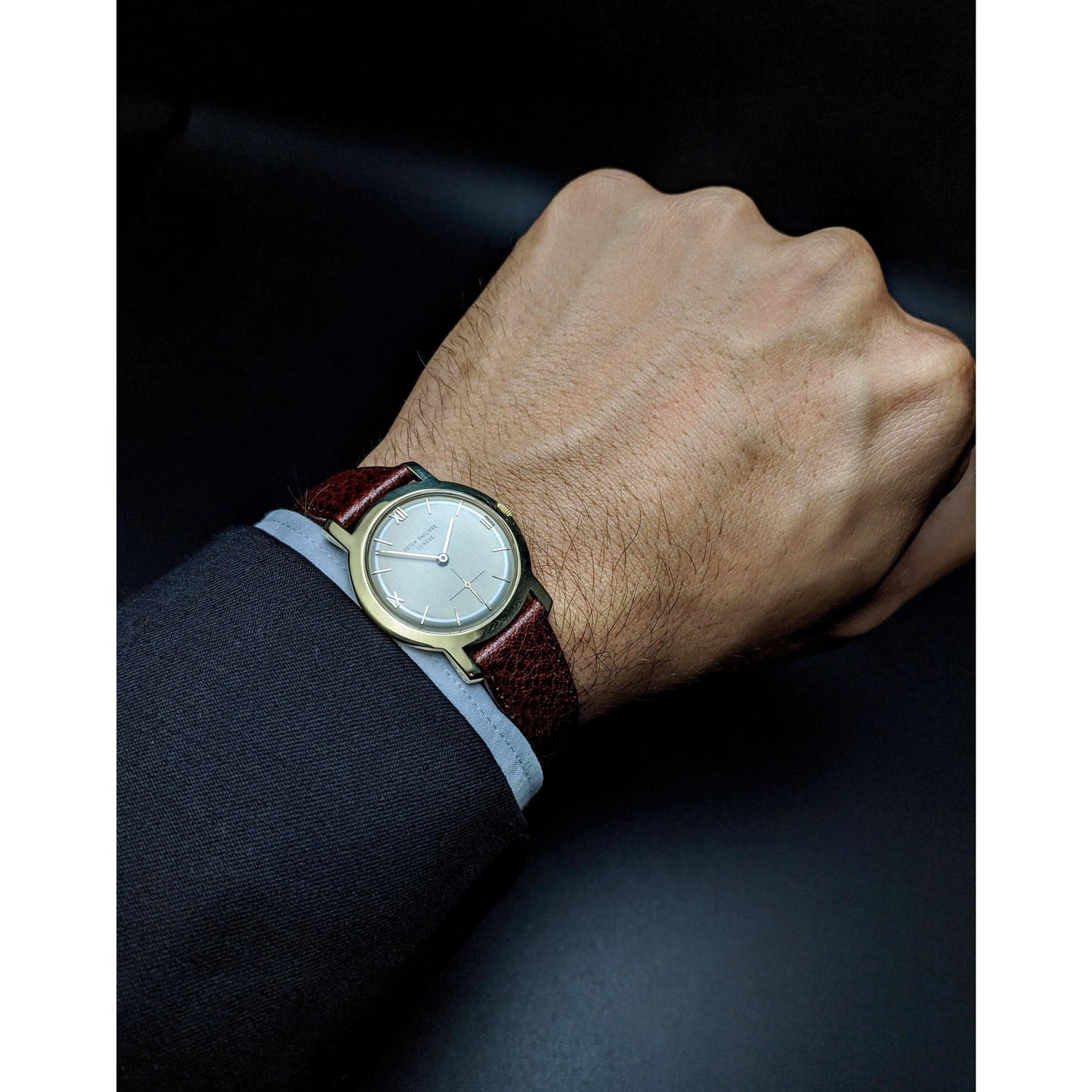 Patek Philippe Calatrava 18k Gold / very rare dial with silver ring/Patek Philippe Certificate and Box - E-V-W.com